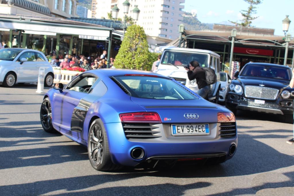 6505283635AUDIR8V10.jpg