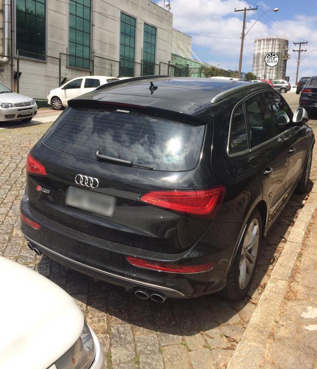 653125AUDISQ52141.jpg