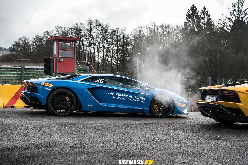 6532594229LAMBORGHINIAVENTADOR.jpg