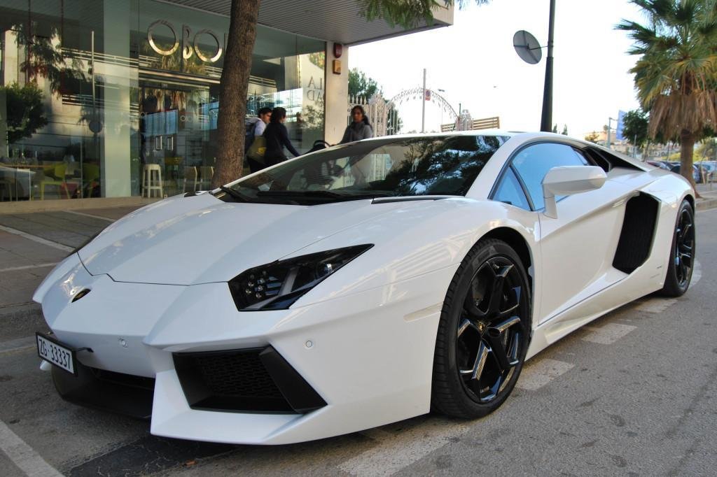 653476204LAMBORGHINIAVENTADORESQUIROU.jpg