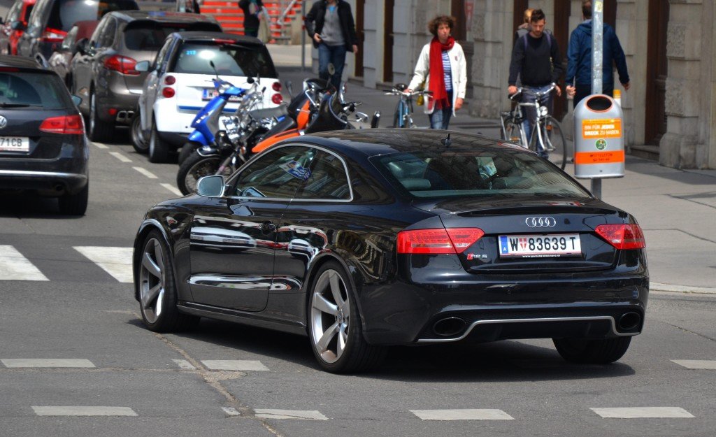 654112AUDIRS5961.jpg