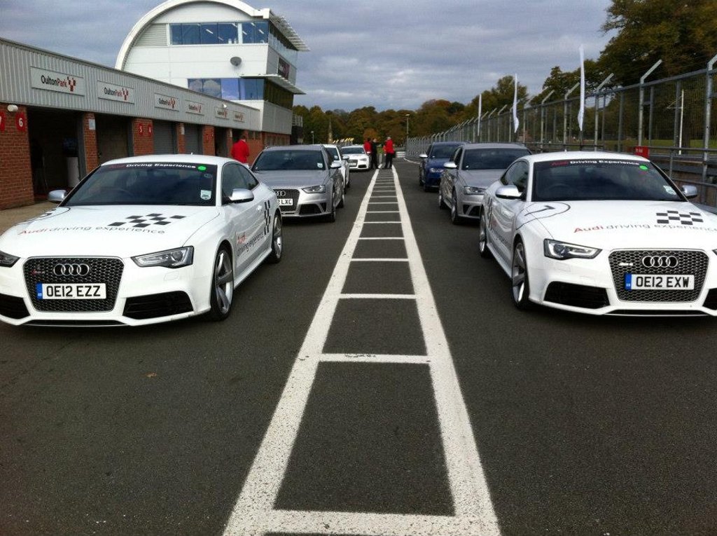654486AUDIRS5552.jpg