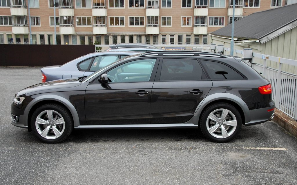 654705730AUDIA4ALLROAD.jpg