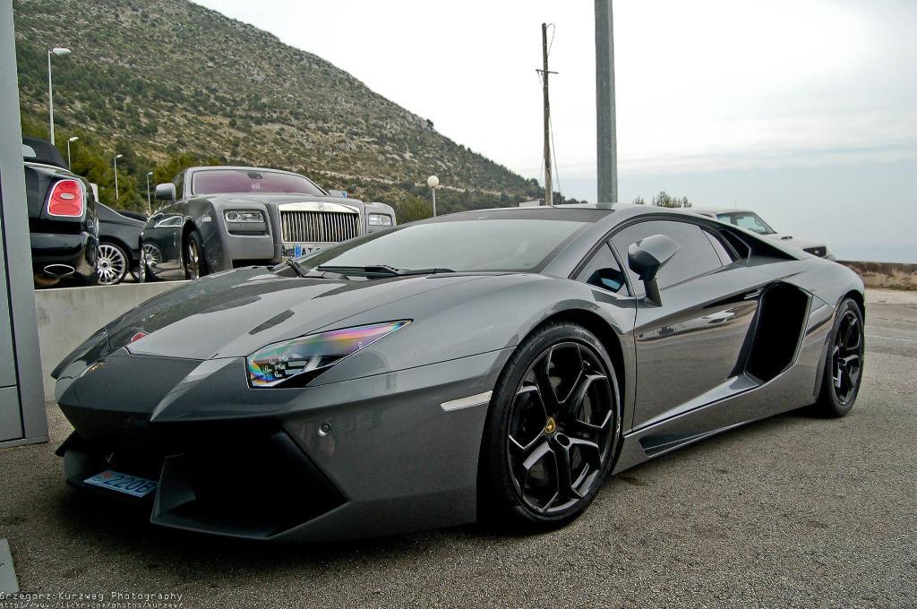 655472944LAMBORGHINIAVENTADOR.jpg