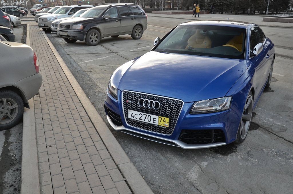 656452AUDIRS5923.jpg