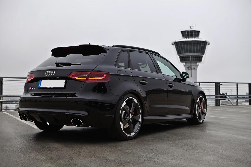 657663RS38V0743.jpg