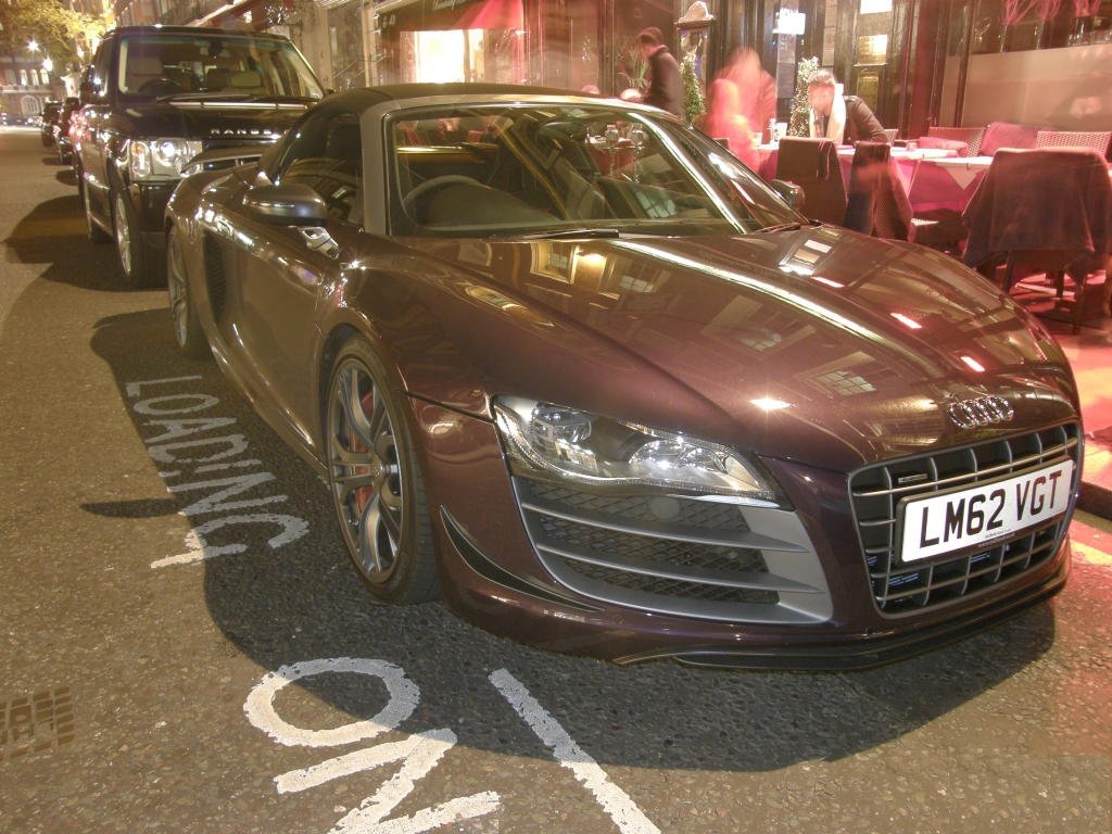 658157R8GT751.jpg