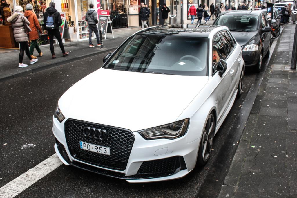 658347RS38V1921.jpg