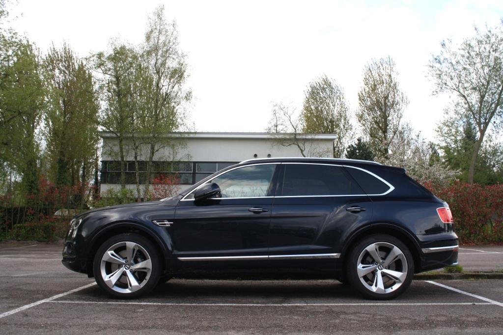 660496BENTAYGA0467.jpg