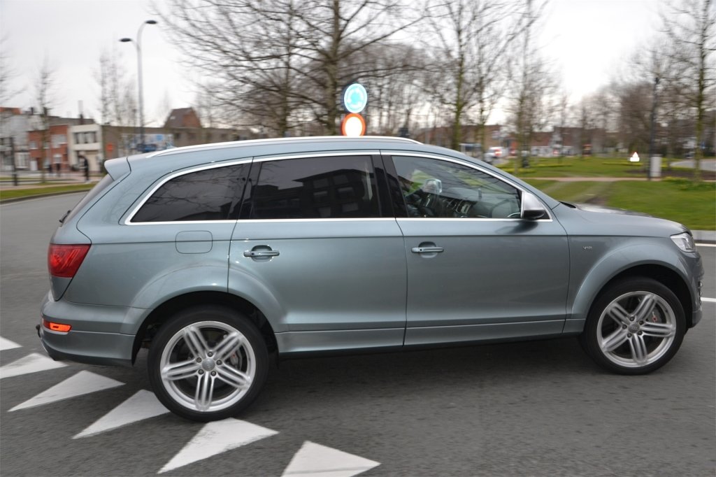 660620793Q7V12.jpg
