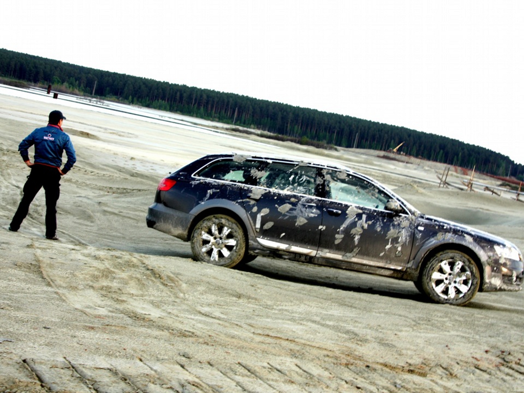 660995479AUDIA6C6ALLROAD.jpg