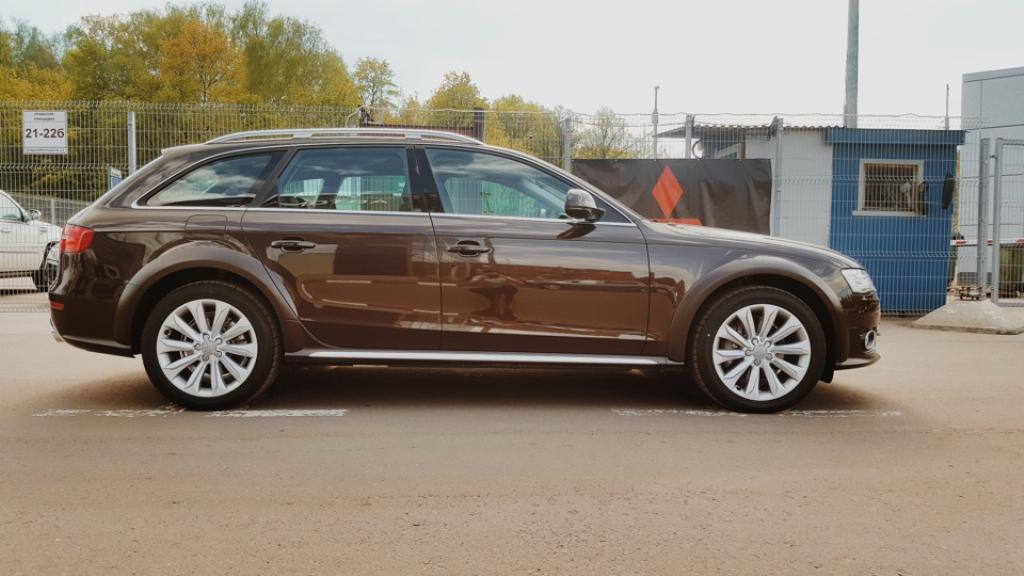6610491741AUDIA4ALLROAD.jpg