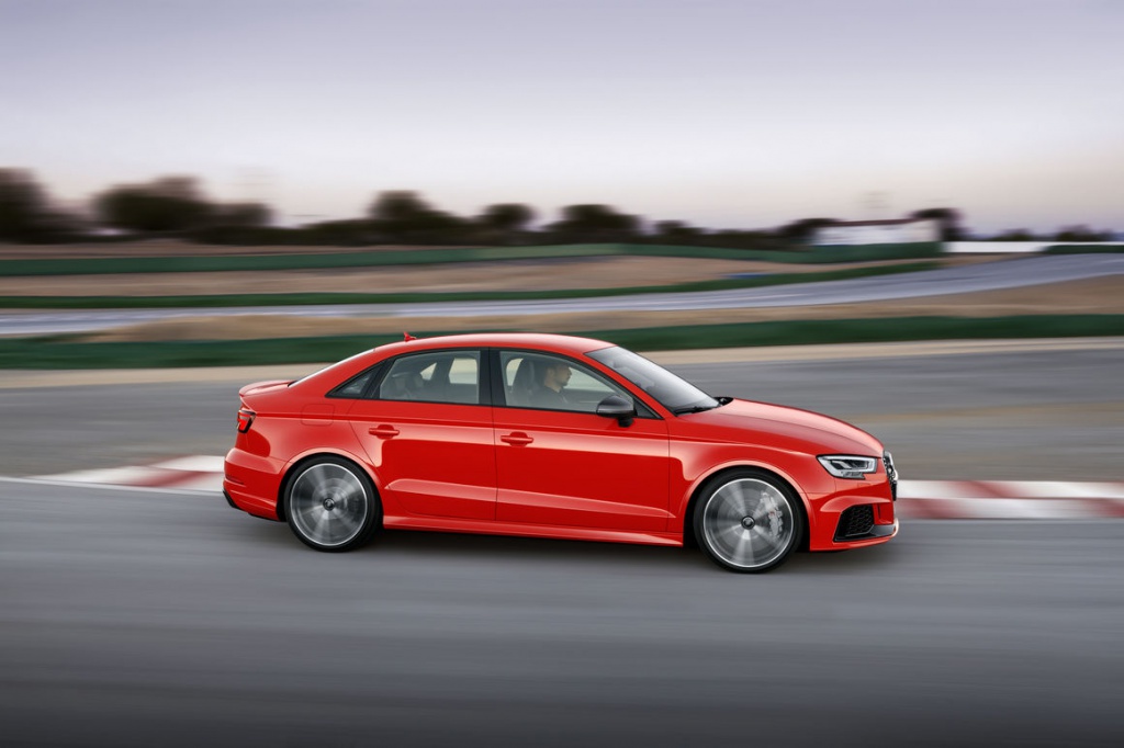 661853AudiRS3Limousine4.jpg