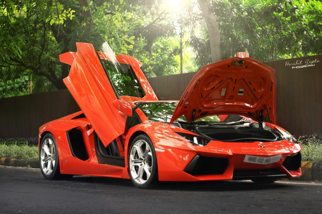 662558747LAMBORGHINIAVENTADOR.jpg