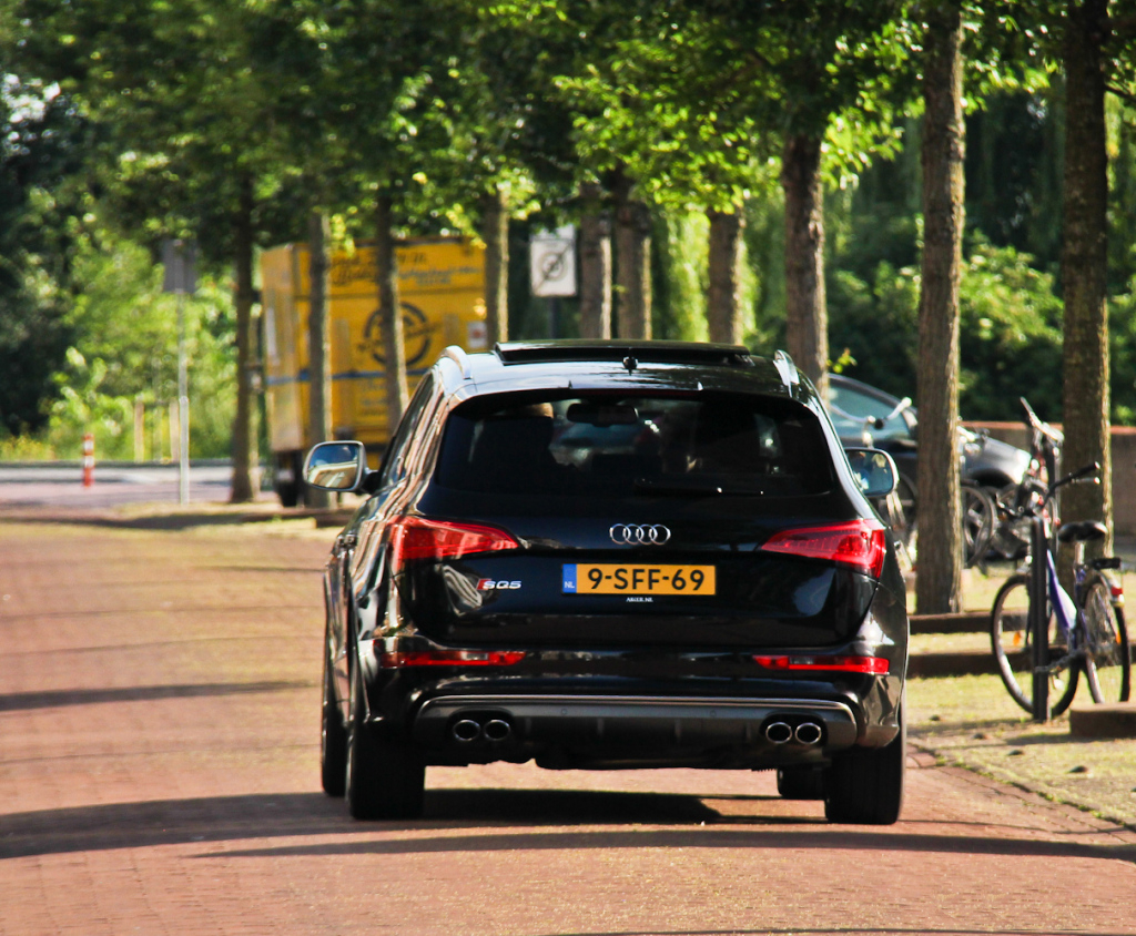 663502AUDISQ51169.jpg