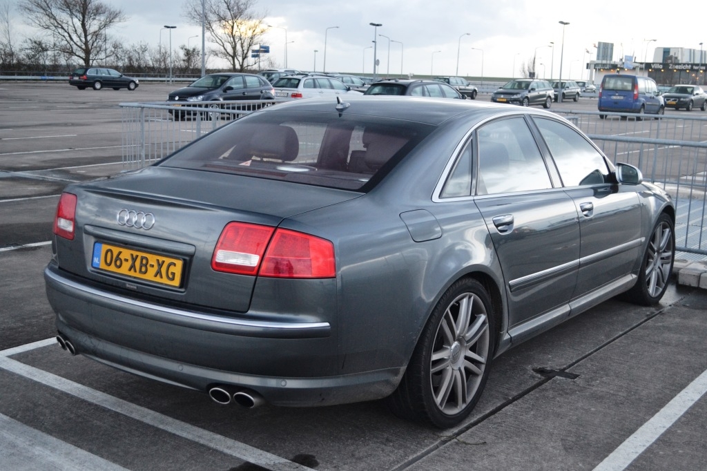 663745798S8D3.jpg