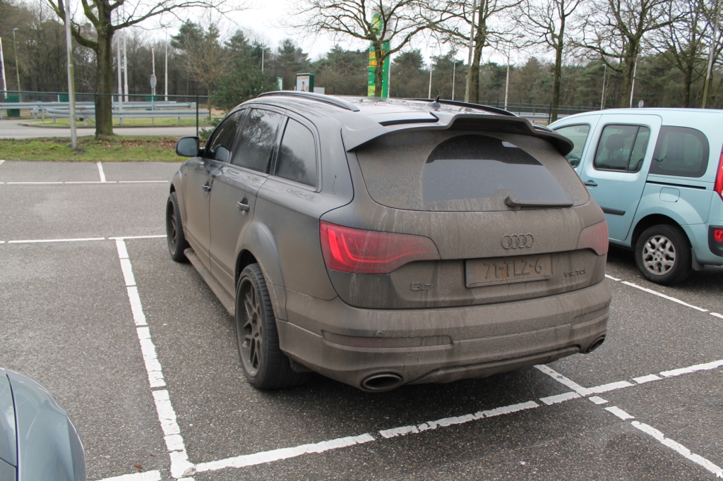 664236989Q7V12.jpg