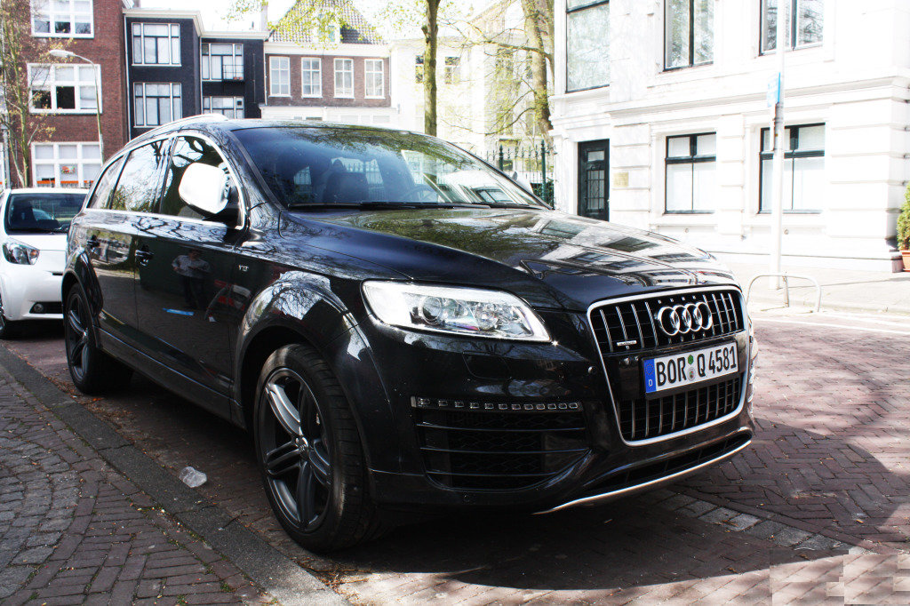 664783553Q7V12.jpg