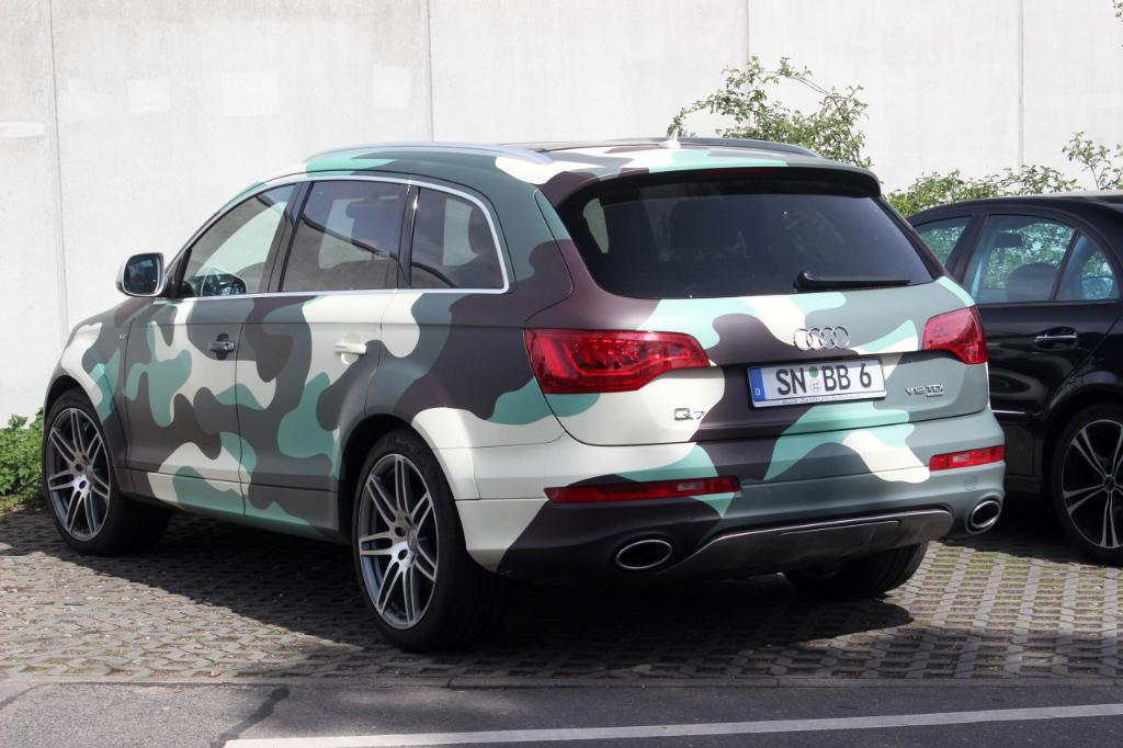 6679082184AUDIQ7V12.jpg