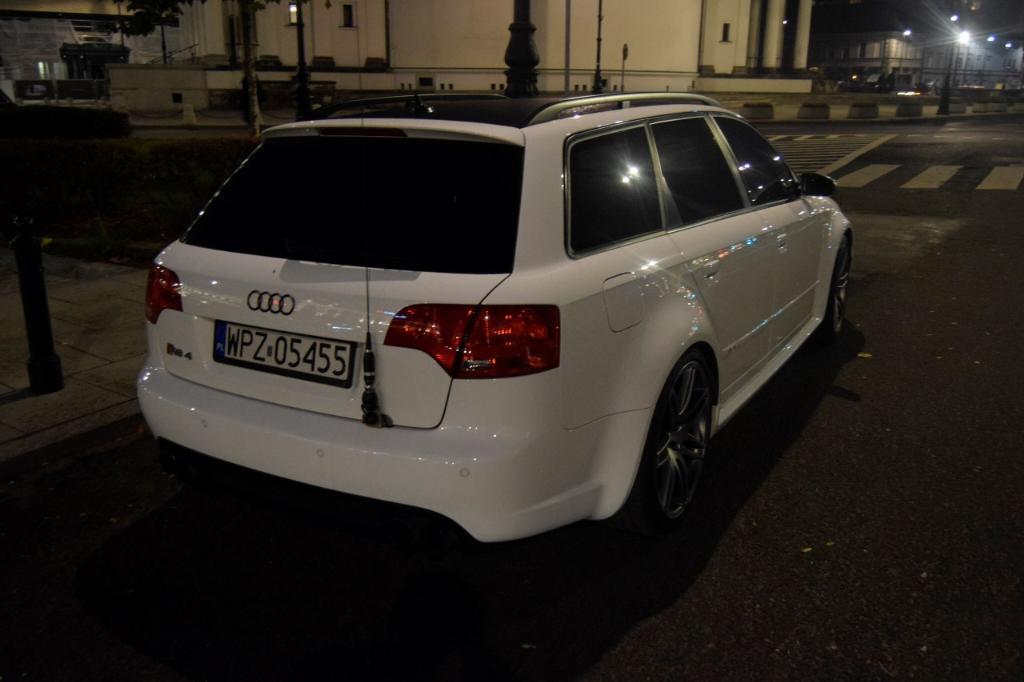 668408AUDIRS43266.jpg