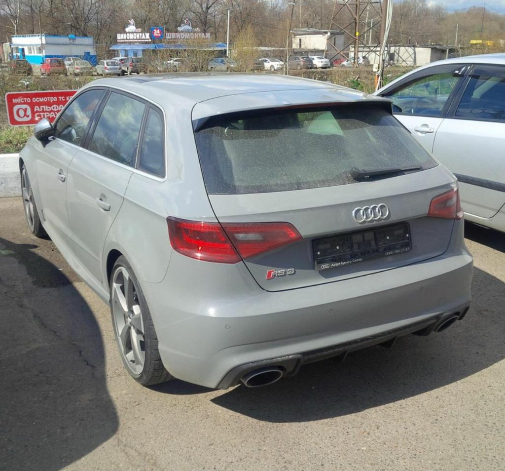 669658RS38V1971.jpg