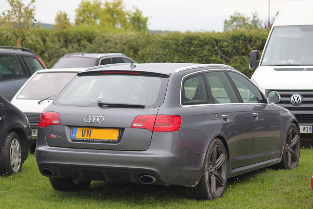 671468RS6ESQUIROU064.jpg