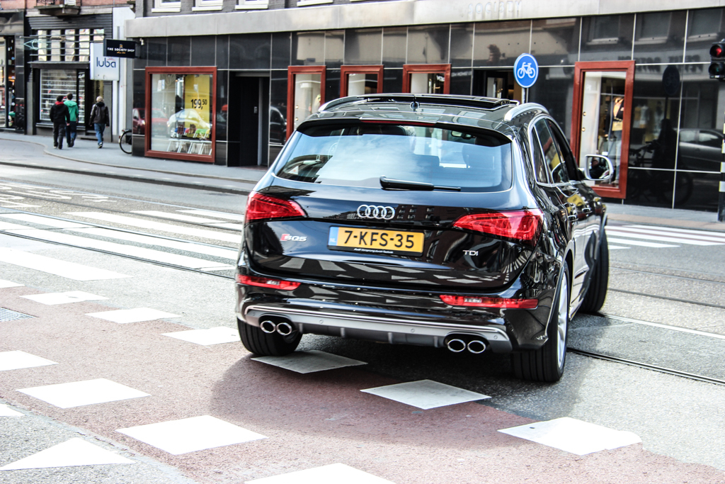 671542AUDISQ5387.jpg