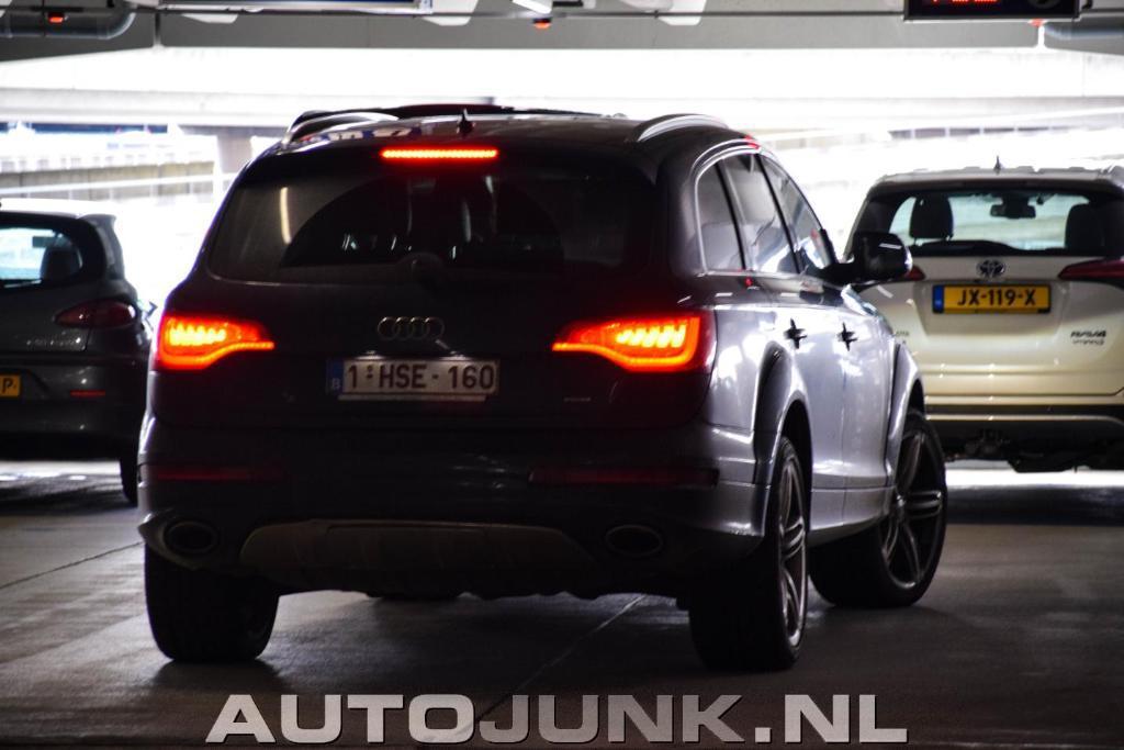 6716012139AUDIQ7V12.jpg