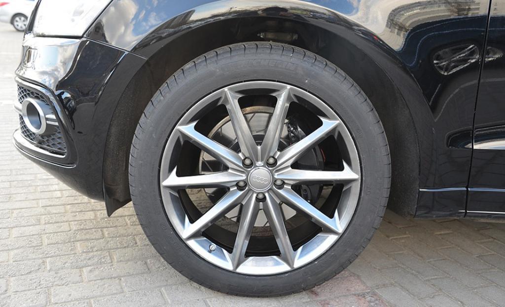 671704AUDISQ51589.jpg