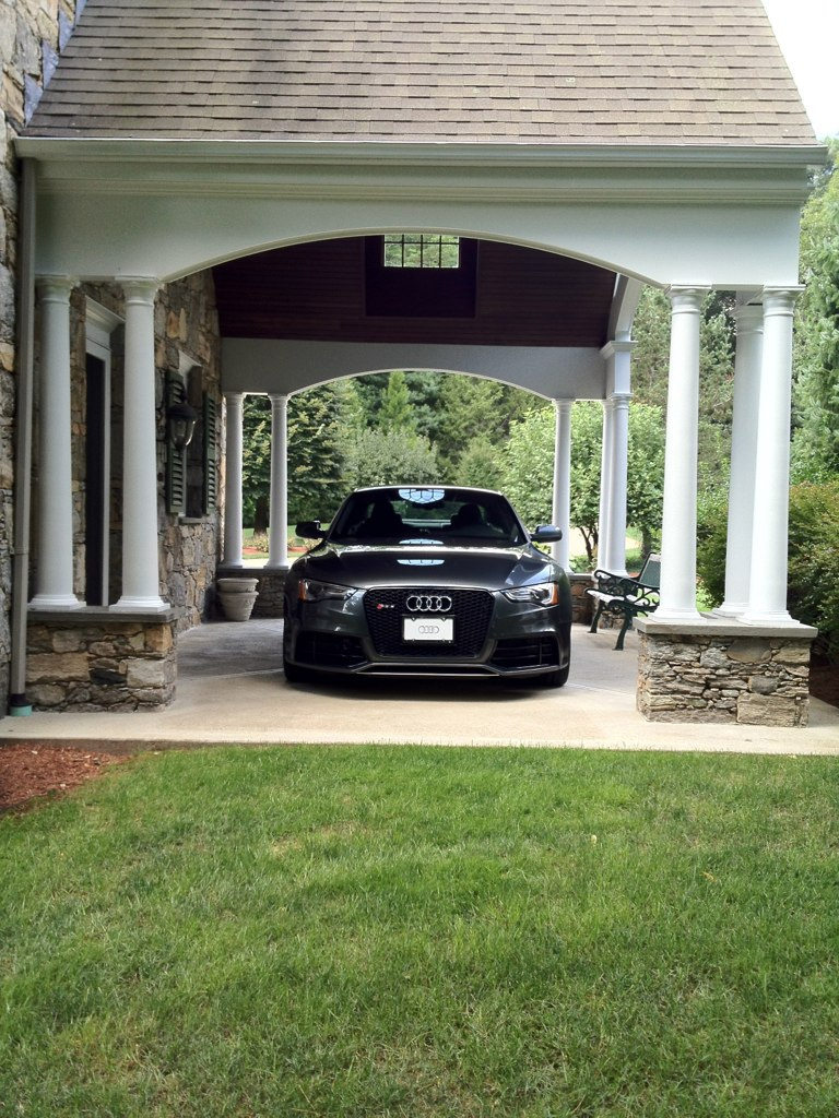 672424AUDIRS5484.jpg