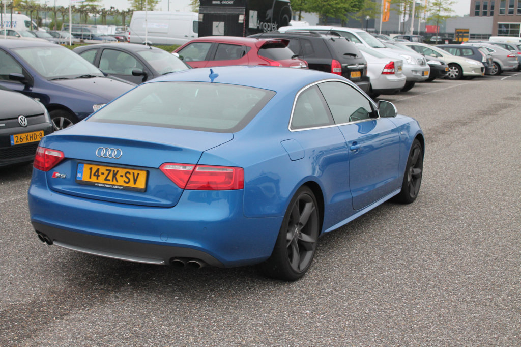 672455799S5.jpg