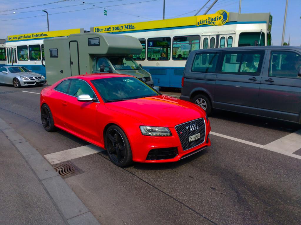 672838AUDIRS52647.jpg