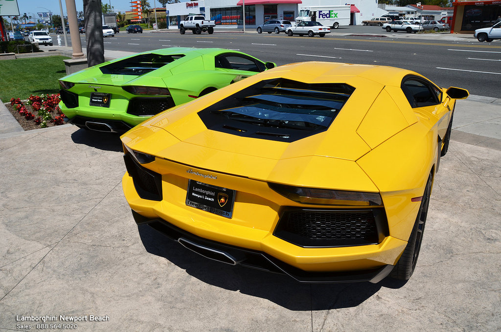 673777415LAMBORGHINIAVENTADORESQUIROU.jpg