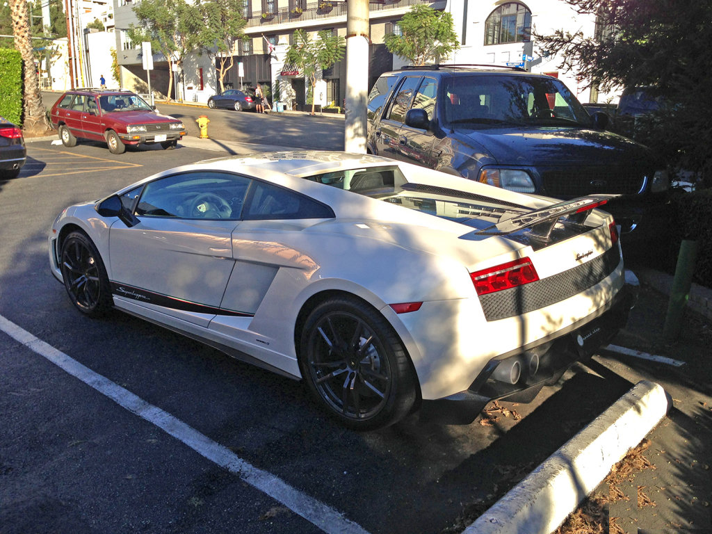 674337246LAMBORGHINI570.jpg