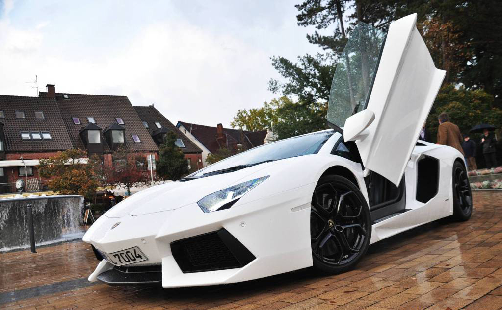 674966073LAMBORGHINIAVENTADORESQUIROU.jpg