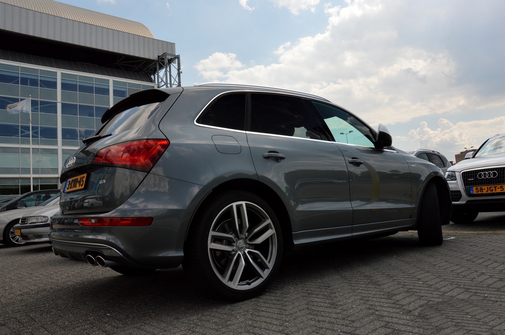 675277AUDISQ5828.jpg