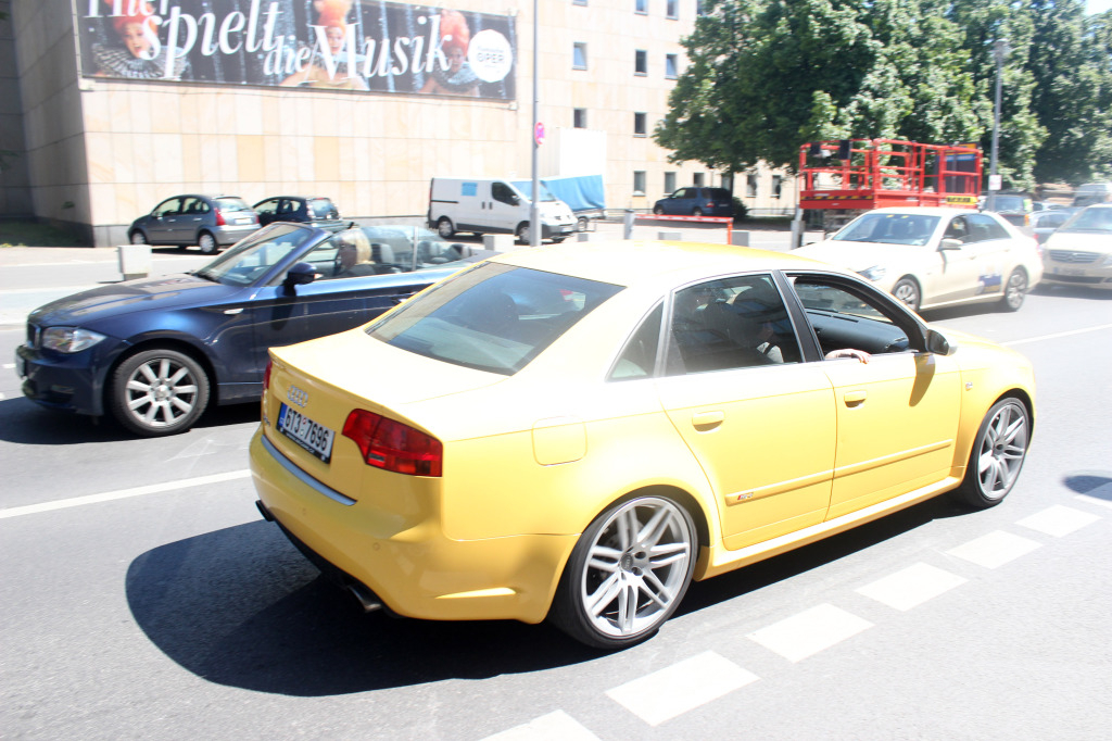 675624AUDIRS4841.jpg