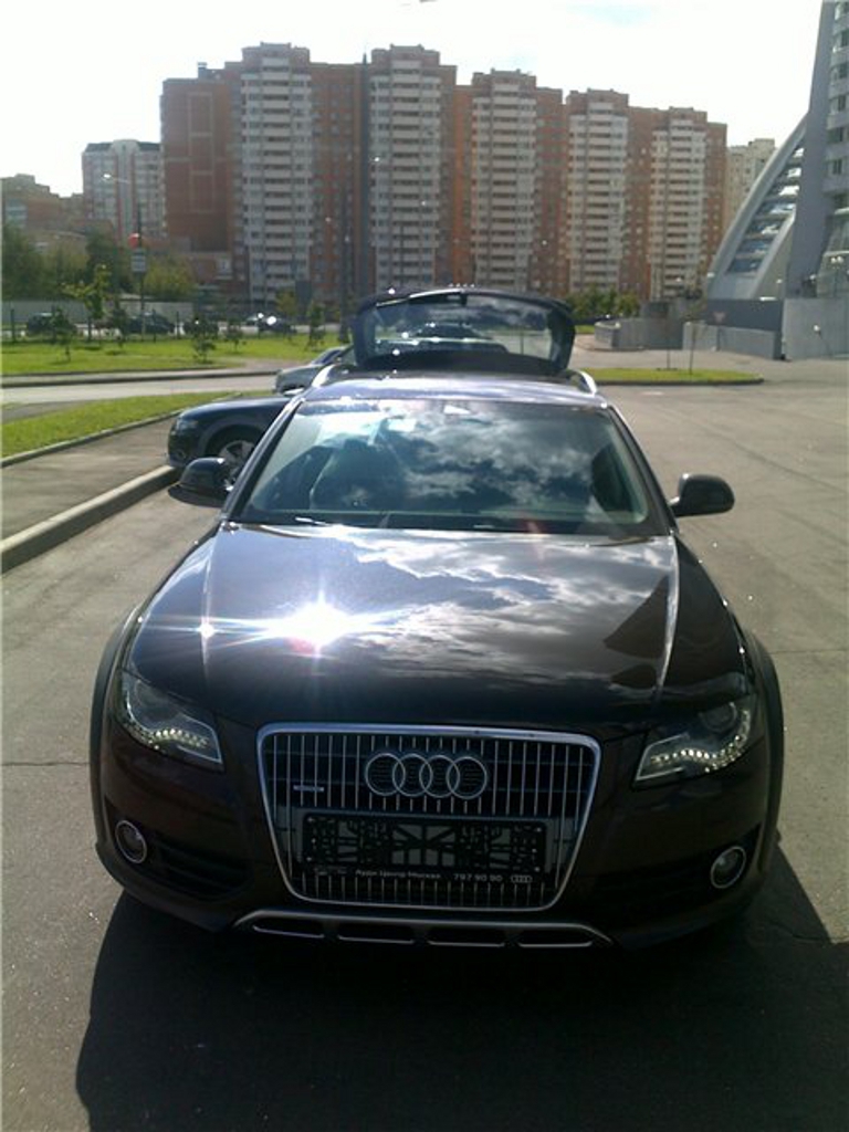 675899349AUDIA4ALLROAD.jpg