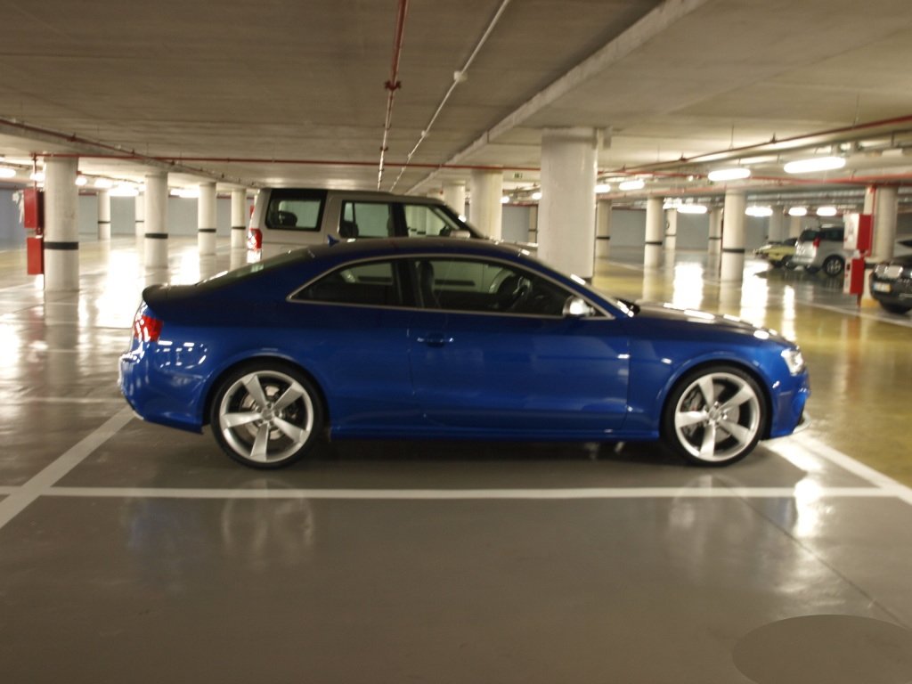 676439AUDIRS5770.jpg
