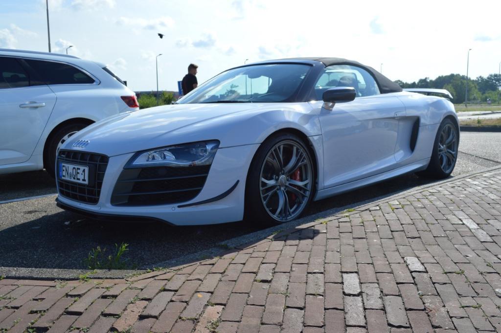677420R8GT1918.jpg