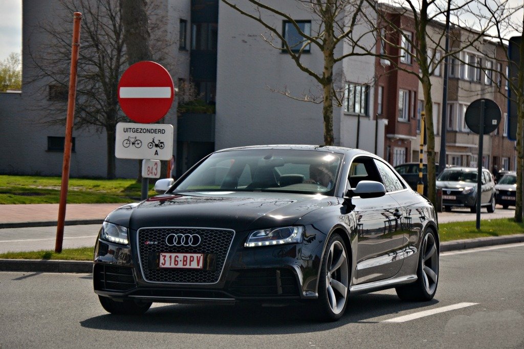 678681AUDIRS5779.jpg