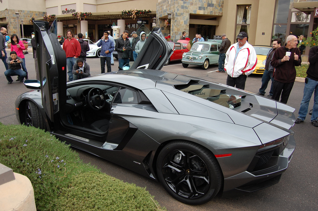 678890105LAMBORGHINIAVENTADORESQUIROU.jpg