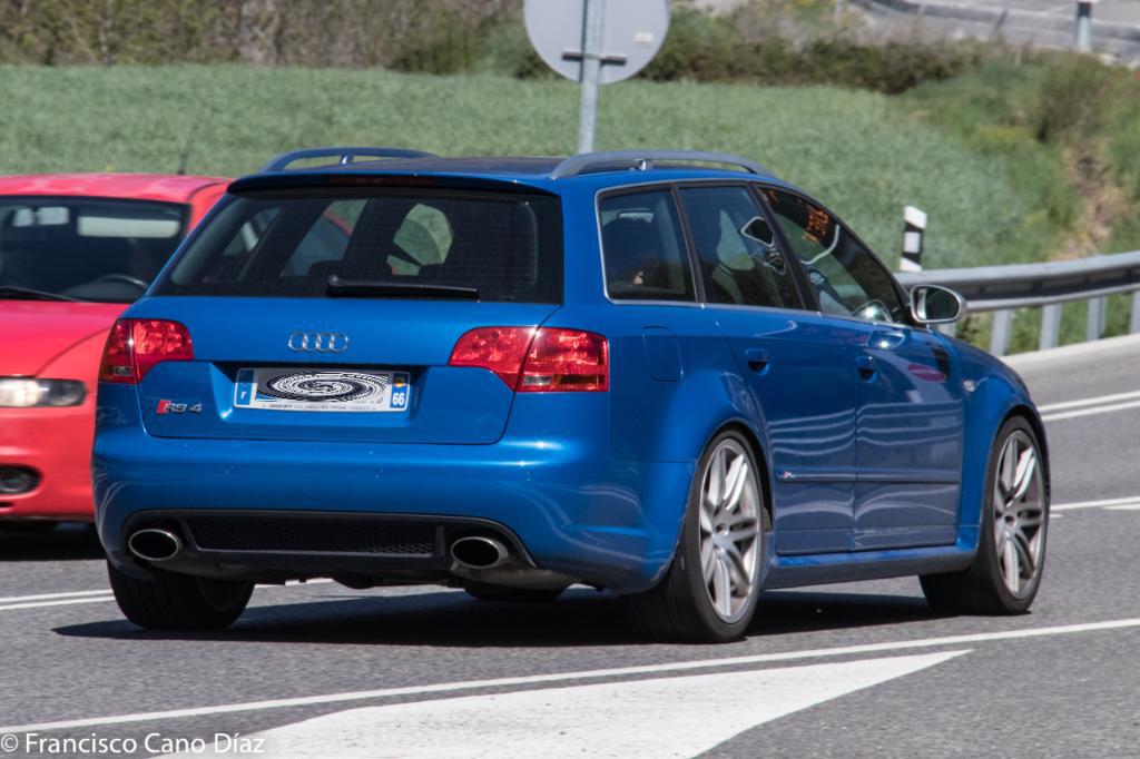 679924AUDIRS43275.jpg