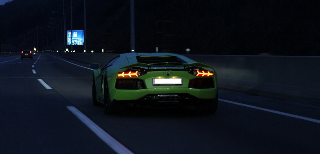 680611140LAMBORGHINIAVENTADORESQUIROU.jpg