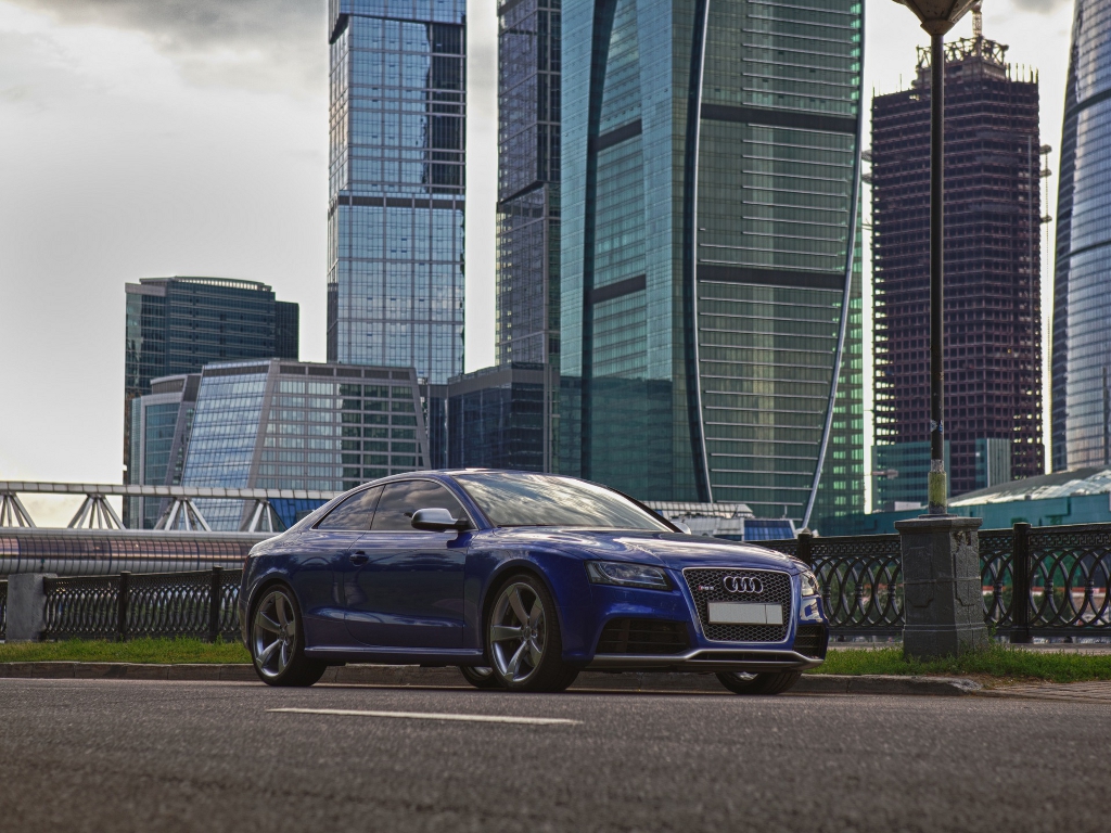 681128AUDIRS5448.jpg