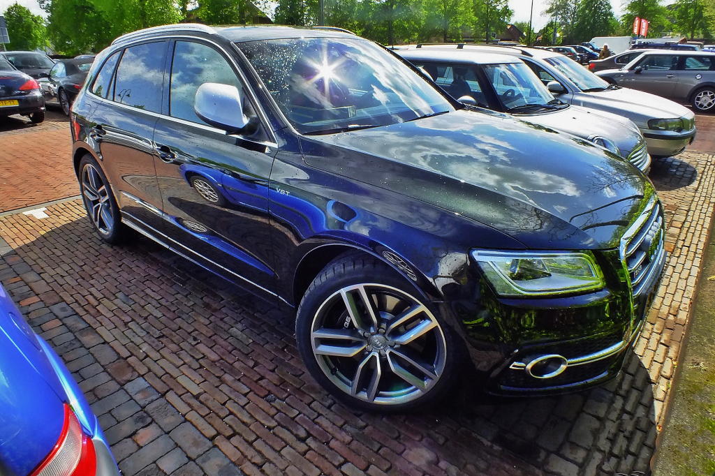682864AUDISQ5458.jpg