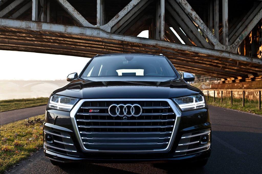 682987AUDISQ70264.jpg