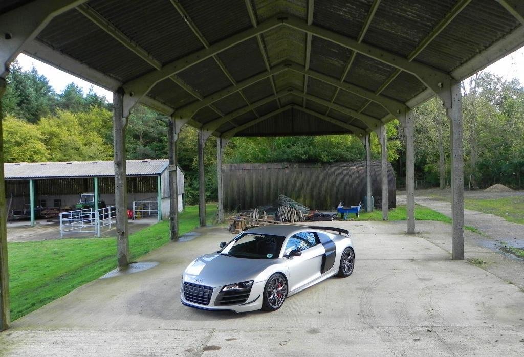 683808R8GT820.jpg
