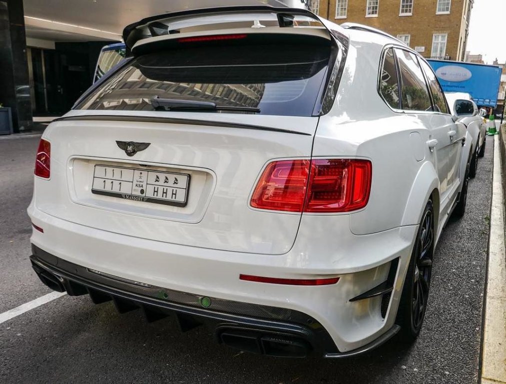 684483BENTAYGA0131.jpg