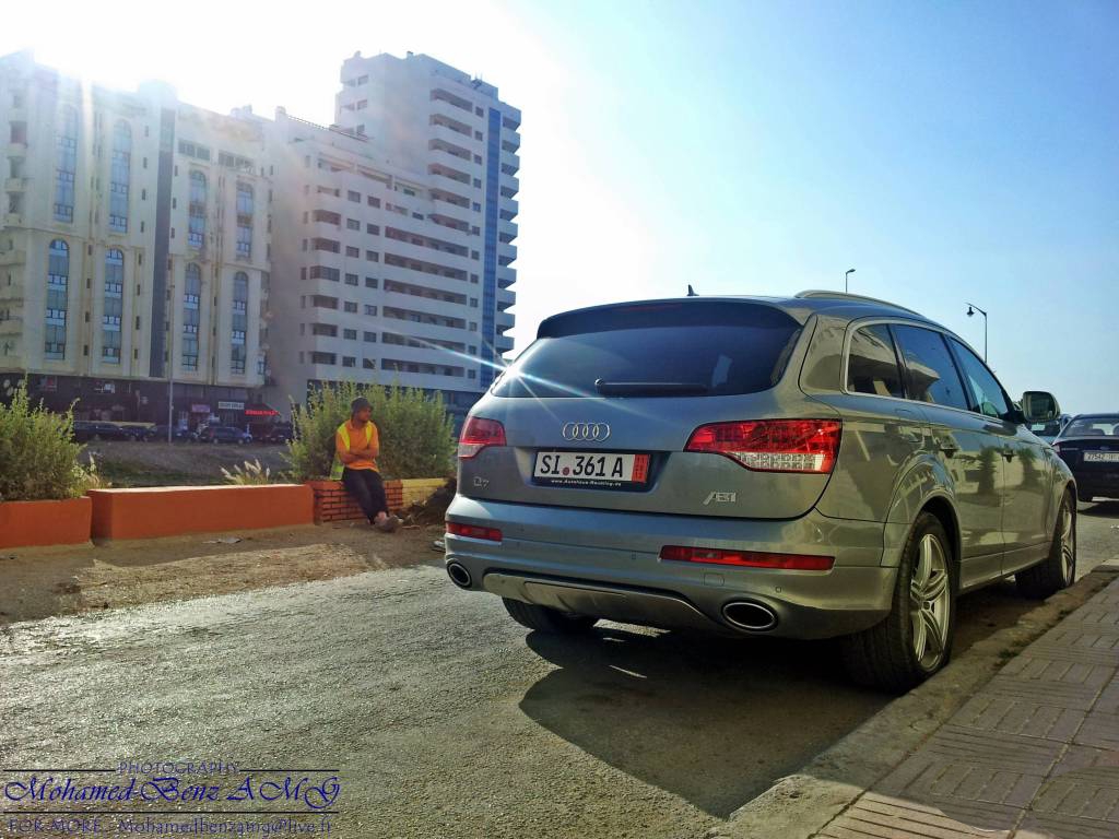 684510964Q7V12.jpg
